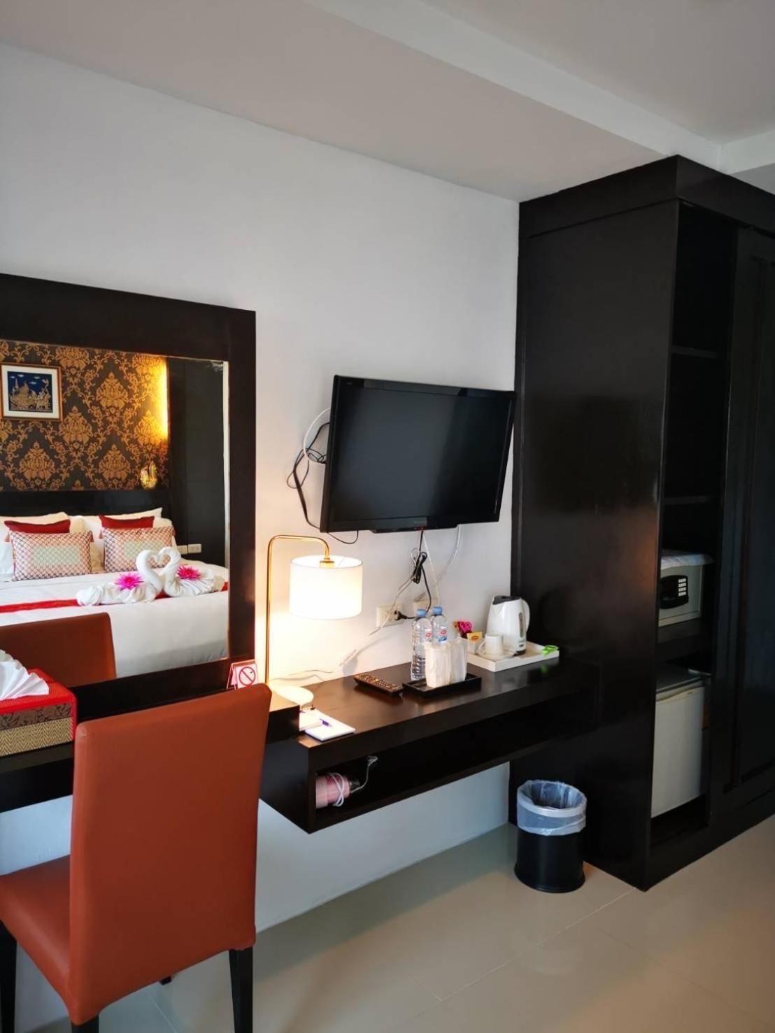 Elephant Room Patong Εξωτερικό φωτογραφία