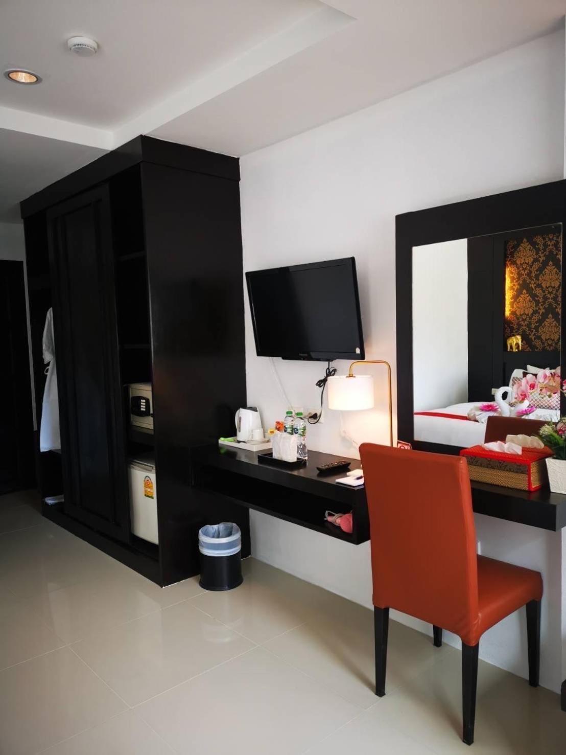 Elephant Room Patong Εξωτερικό φωτογραφία