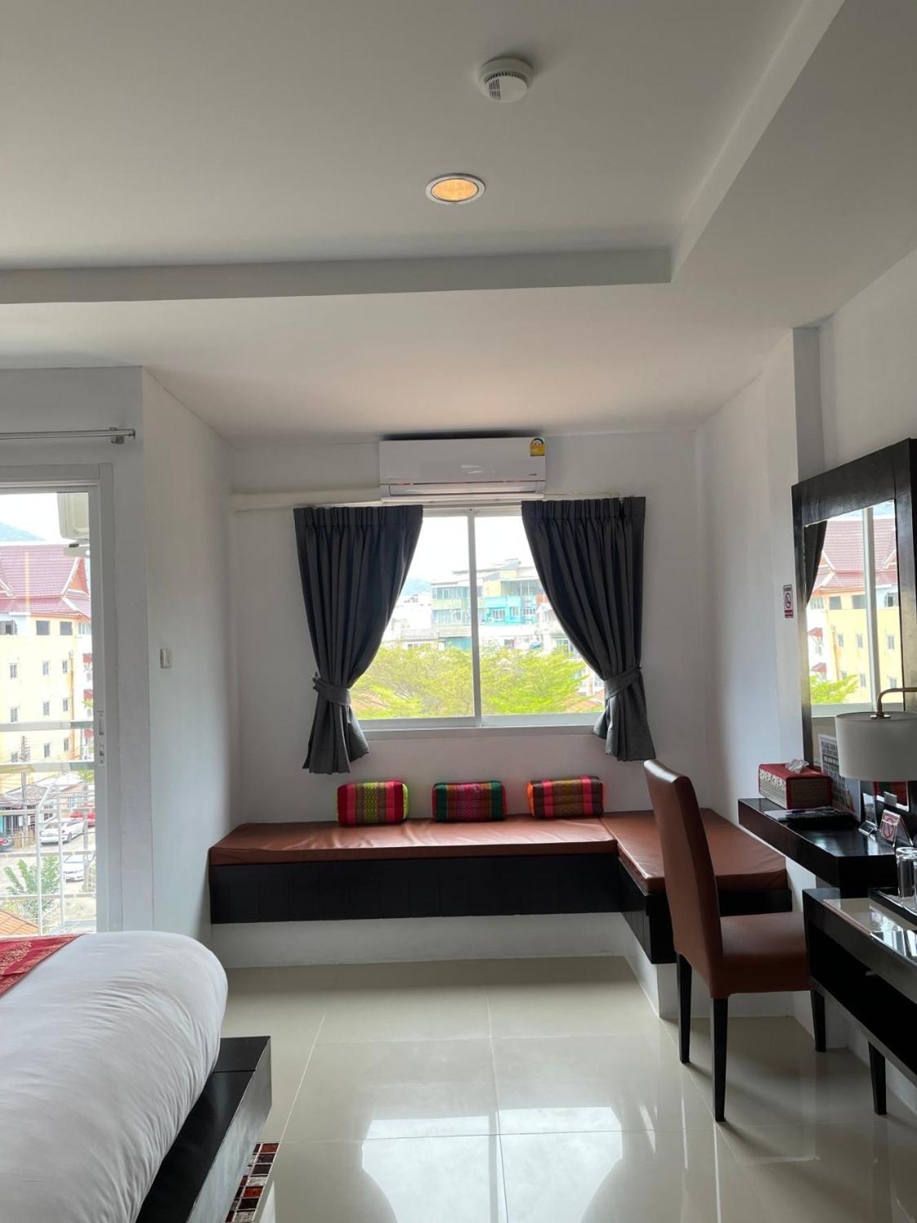 Elephant Room Patong Εξωτερικό φωτογραφία